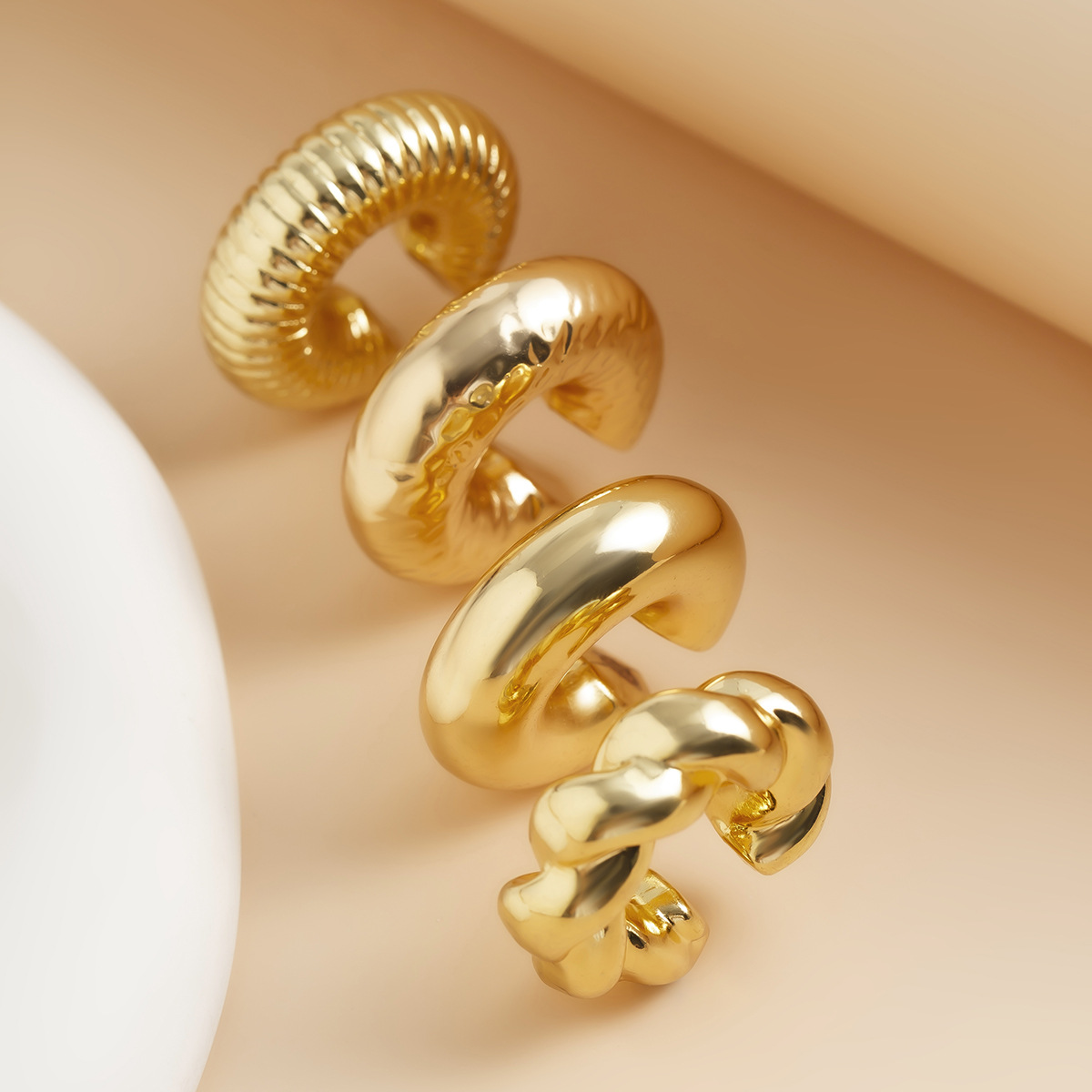 8g Weight Ear Cuffs Classification 1 Set Quantity Holiday, Daily Occasion CCB Material Geometric, Circle Pattern All Seasons Season Women's Gender Plating Design Simple Style Style 1 Set Simple Style Geometric Circle CCB Women's Ear Cuffs 5