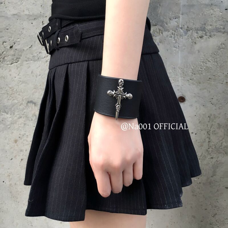 Y2K Subculture Retro Punk Skull Leather Black Wide Bracelet Motorcycle Metal Cross Bracelet Bracelet