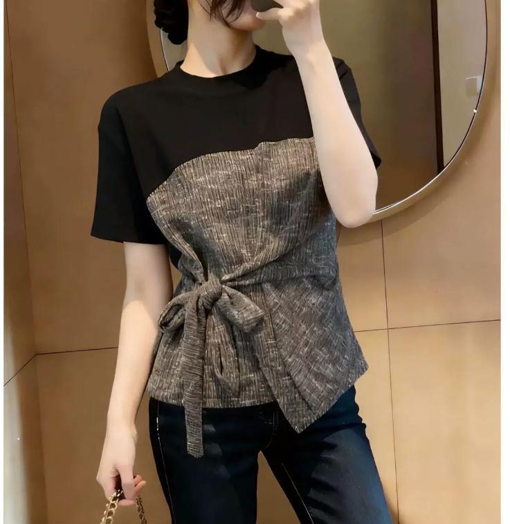 Áo thun nữ phối màu tay ngắn thiết kế giả hai lớp form rộng — Màu ảnh chi tiết 4