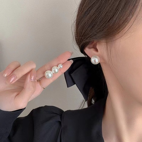 Korean Fever Same Style Pearl Earring Female Silver Needle Shi Family High-end Light Luxury Ear Clip Big Retro Earrings Earring 