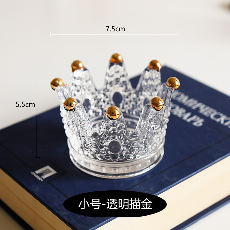 Ins式の軽い豪華なネックレスの指輪は皿のガラスのレリーフの燭台のクラウンの金の工芸の装飾の小さい置物を収納します。|undefined