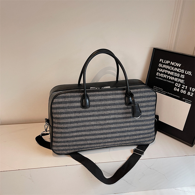 Large-Capacity Airport Carry-On Bag, Bowling Briefcase, Simple Square Korean-Style Minimalist High-End Travel Bag Large-Capacity Airport Carry-On Bag, Bowling Briefcase, Simple Square Korean-Style Minimalist High-End Travel Bag
