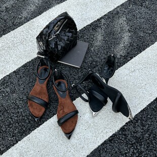 ��ϵŮ��~ ��ʽ���s�ذ��и�һ�֎���Ь��ɫ�^��С��ЬŮ����ȹ��