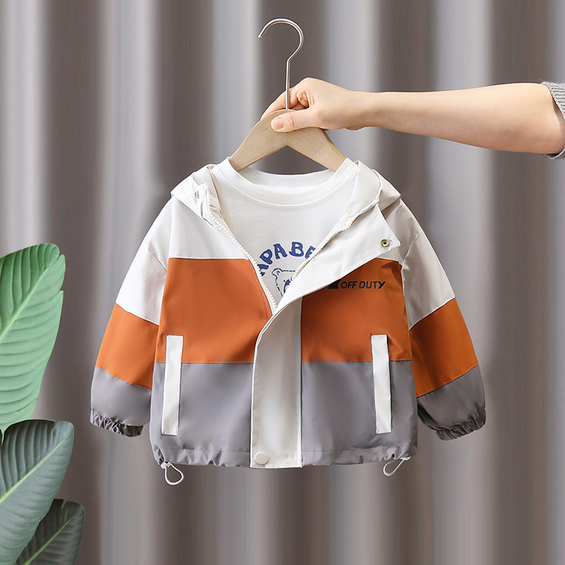 7615 chaqueta a juego de colores para niños modelos de primavera y otoño 2025 nuevos niños gabardina de primavera con capucha hermosa chaqueta de moda