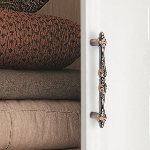 Antique bronze handle for boxes