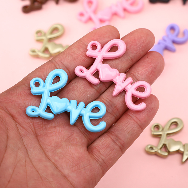 32 * 50mm personalidad acrílica pintura horneada agujero colgante LOVE DIY cuentas manuales cuentas colgantes de llaveras joyas