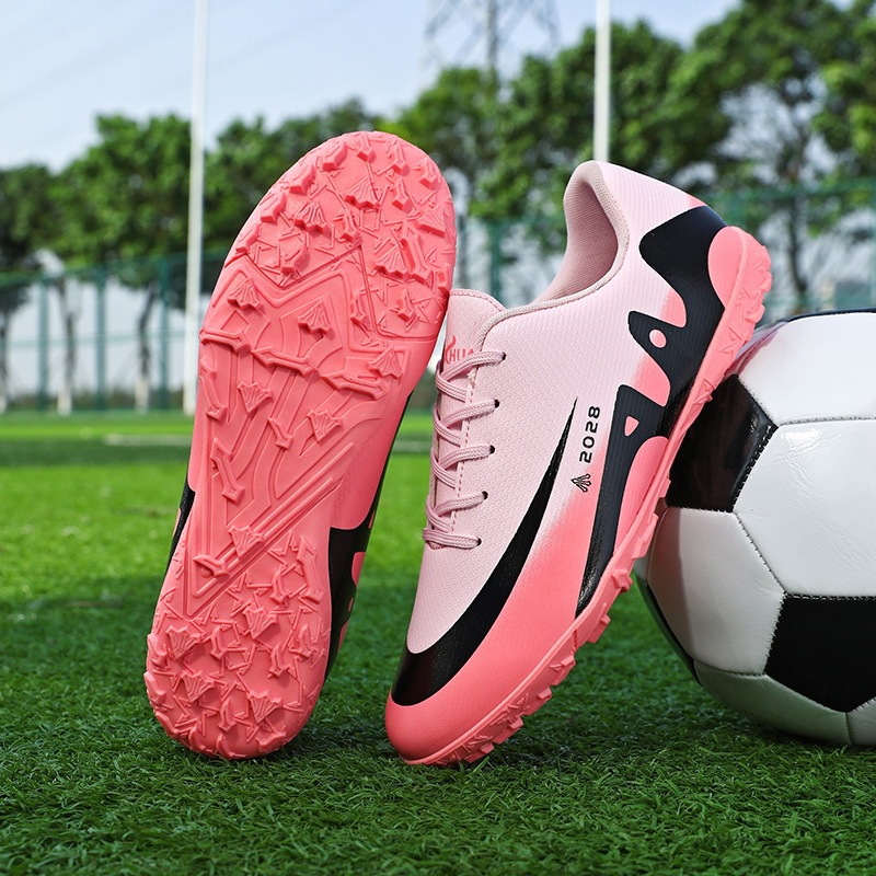 クロスボーダーの新しい滑り止め破損した釘の大人のサッカーシューズ、男性と女性のプロのトレーニング子供用スニーカー、ロートップの若者のスポーツシューズ|undefined