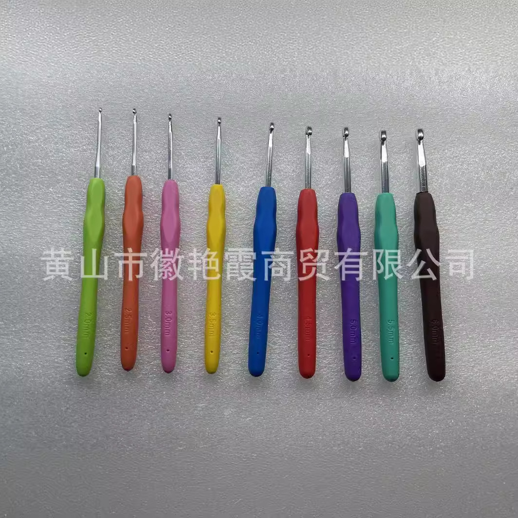 Cruz-frontera arco iris suave mango crochet TPR suave mango ganchillo sólido suave mango de aluminio ganchillo gancho traje aguja de lana