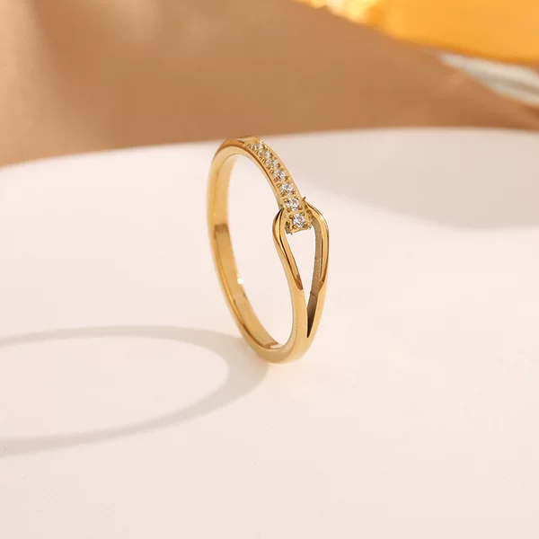 Water Drop Row Drill Index Finger Ring Female Niche Design Fashionable Titanium Steel 18k Gold High-Level Sense No Fading Ring