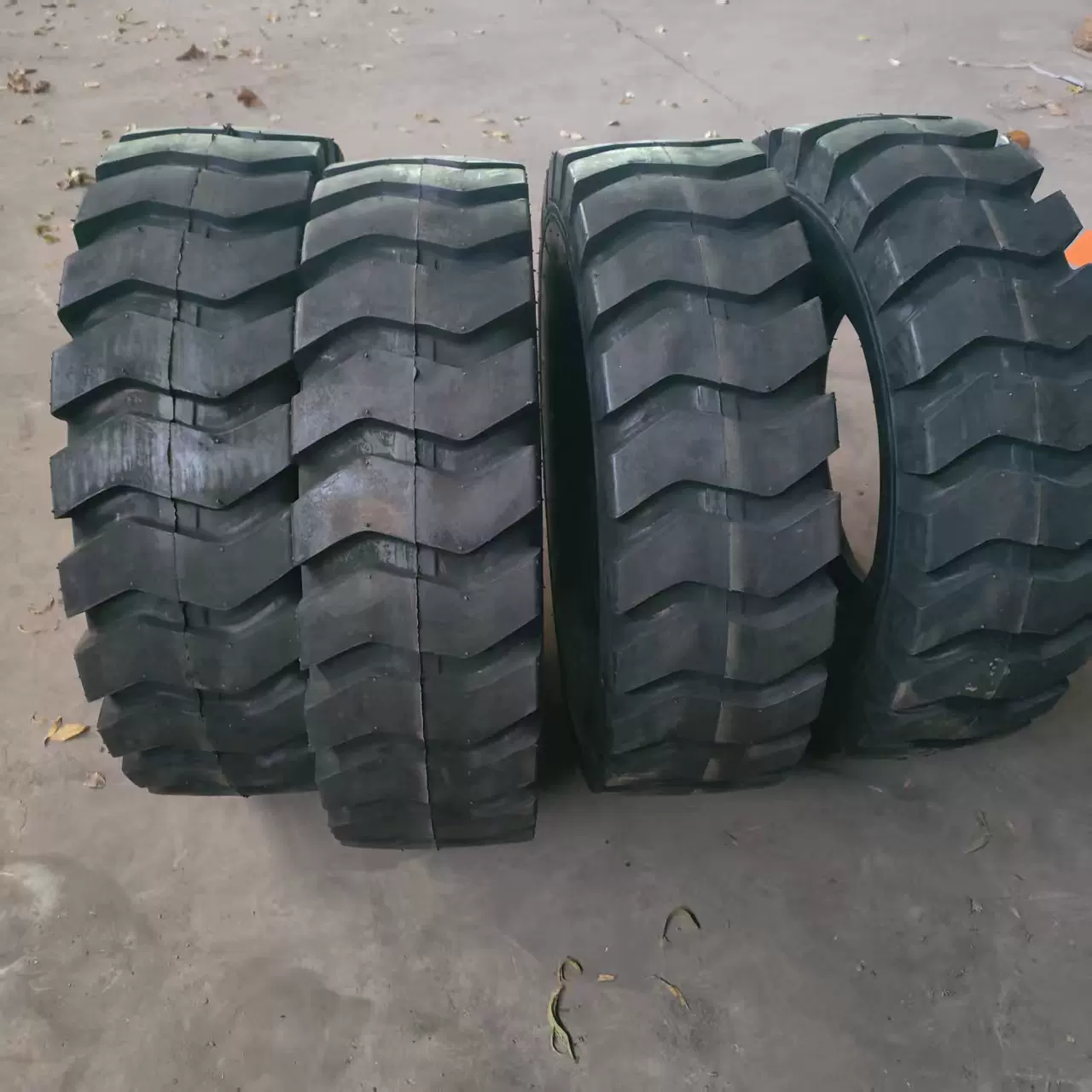 厂家直供10.00-16E-3铲车 装载机轮胎9.00-16 8.25-16批发零售