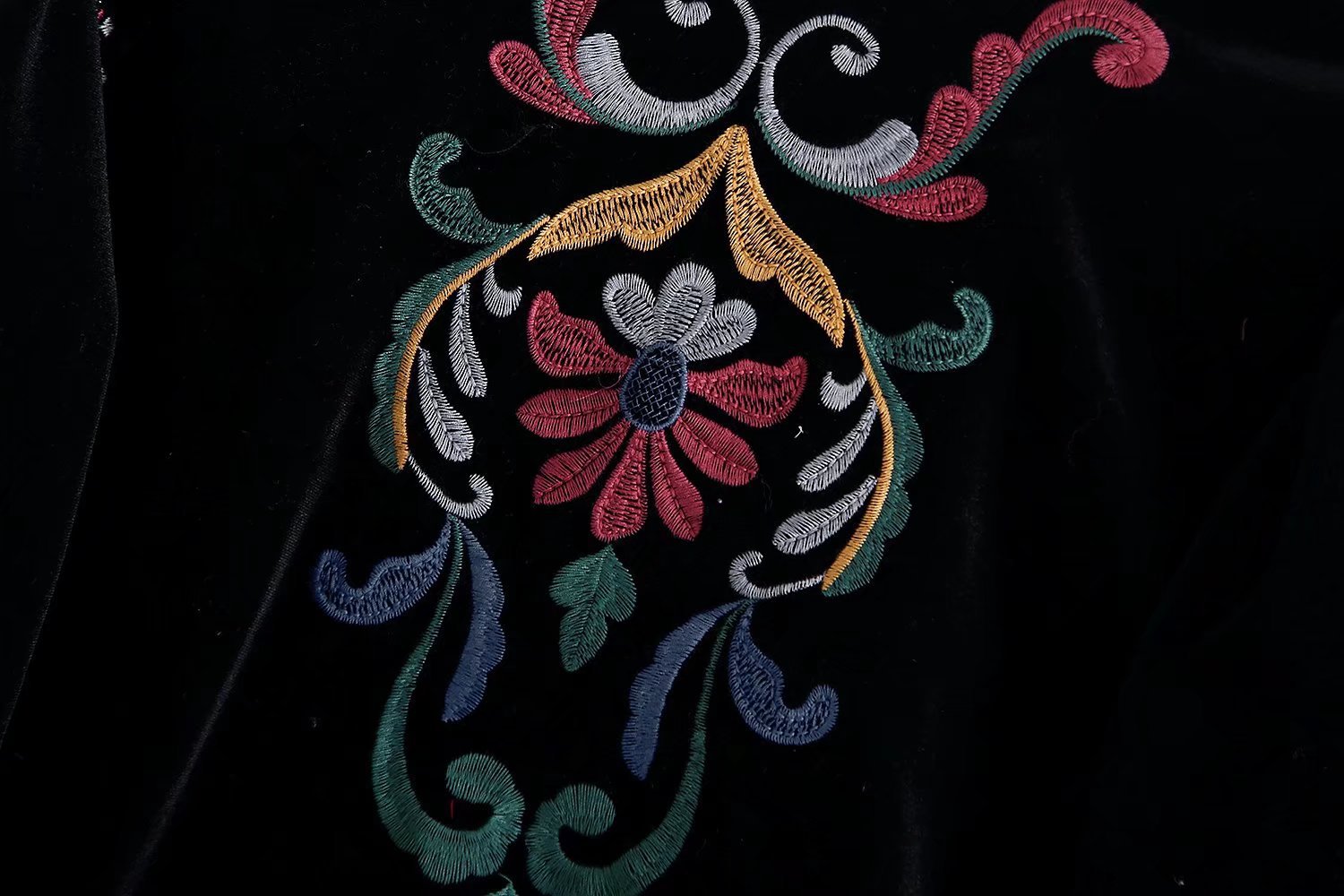 Long-Sleeved Embroidered Velvet Cardigan NSLQS101501