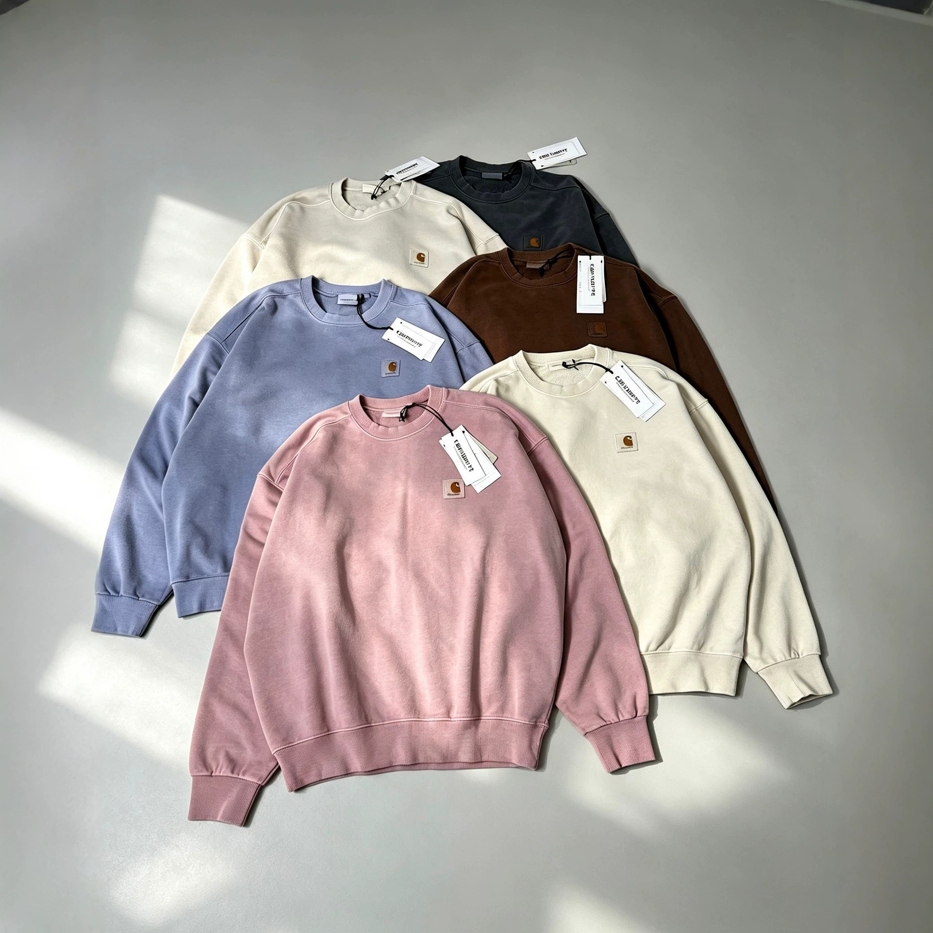 retro classic base sweatshirt with a round collar