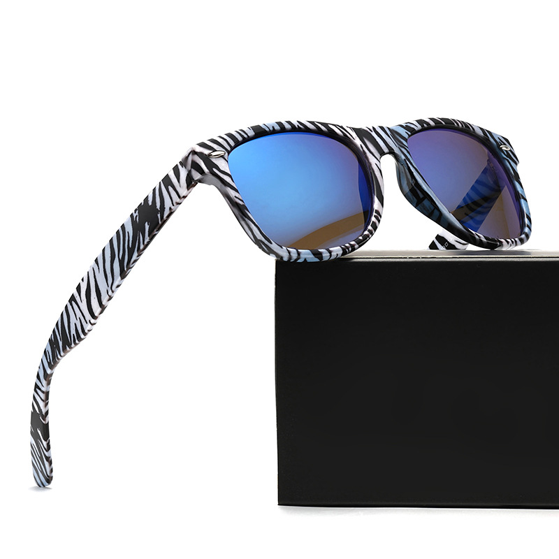 Fashionable trend glasses solar-powered