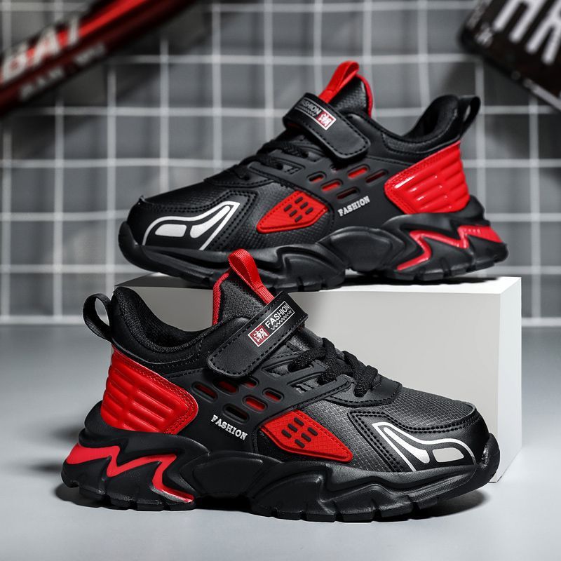 Zapatos de los muchachos al por mayor Zapatillas de deporte para niños malla transpirable primavera y otoño cuero nuevo estudiante Medio y grandes niños campus zapatos