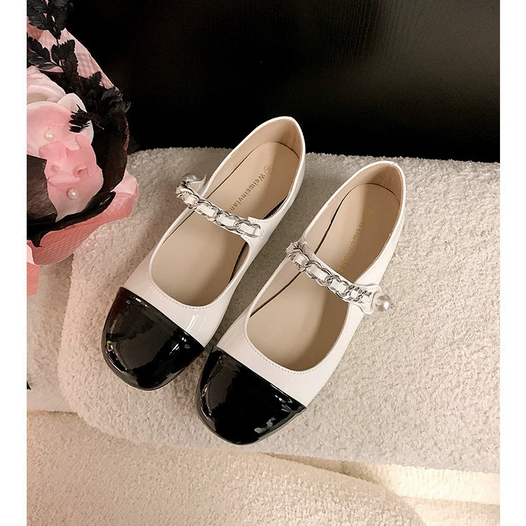 Summer footwear, chain from pearl, shoes, french style, Chanel style