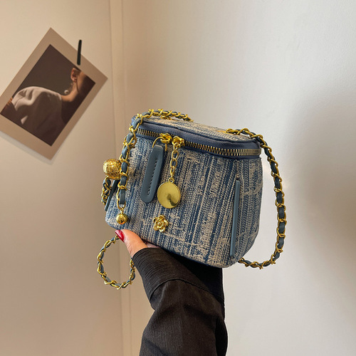 High-end, versatile, trendy, casual, fashionable bucket bag for women, new style 2024, western-style denim striped blue crossbody bag