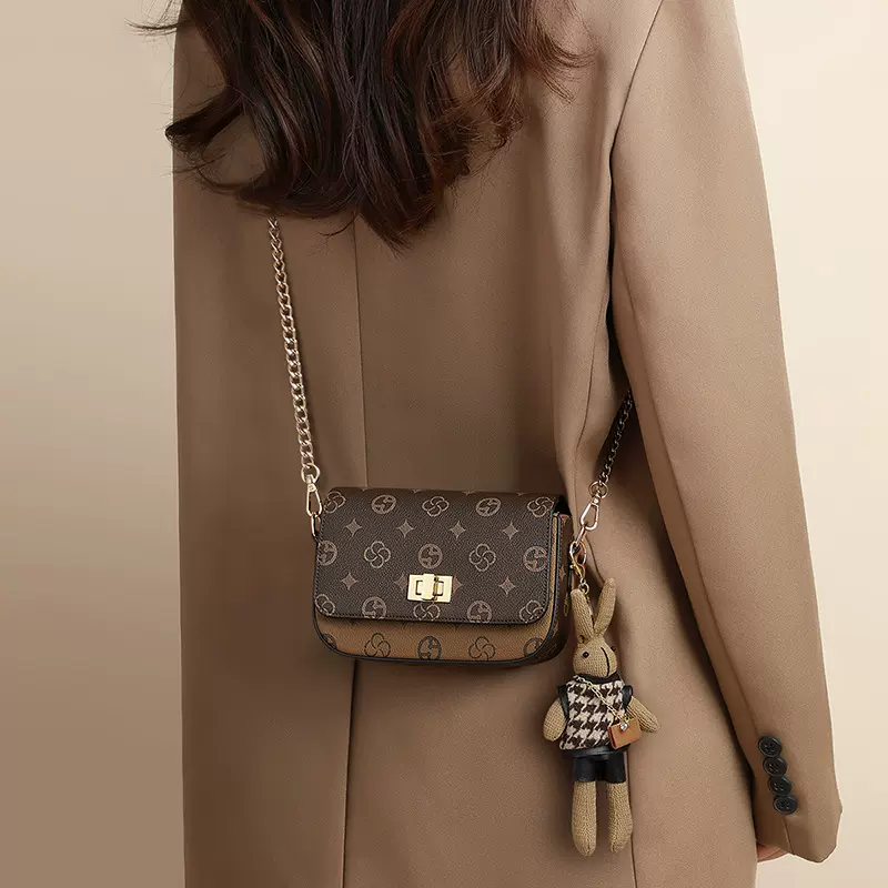 包包2025新款秋冬女包斜挎小包百搭高级感信封包单肩手机链条包