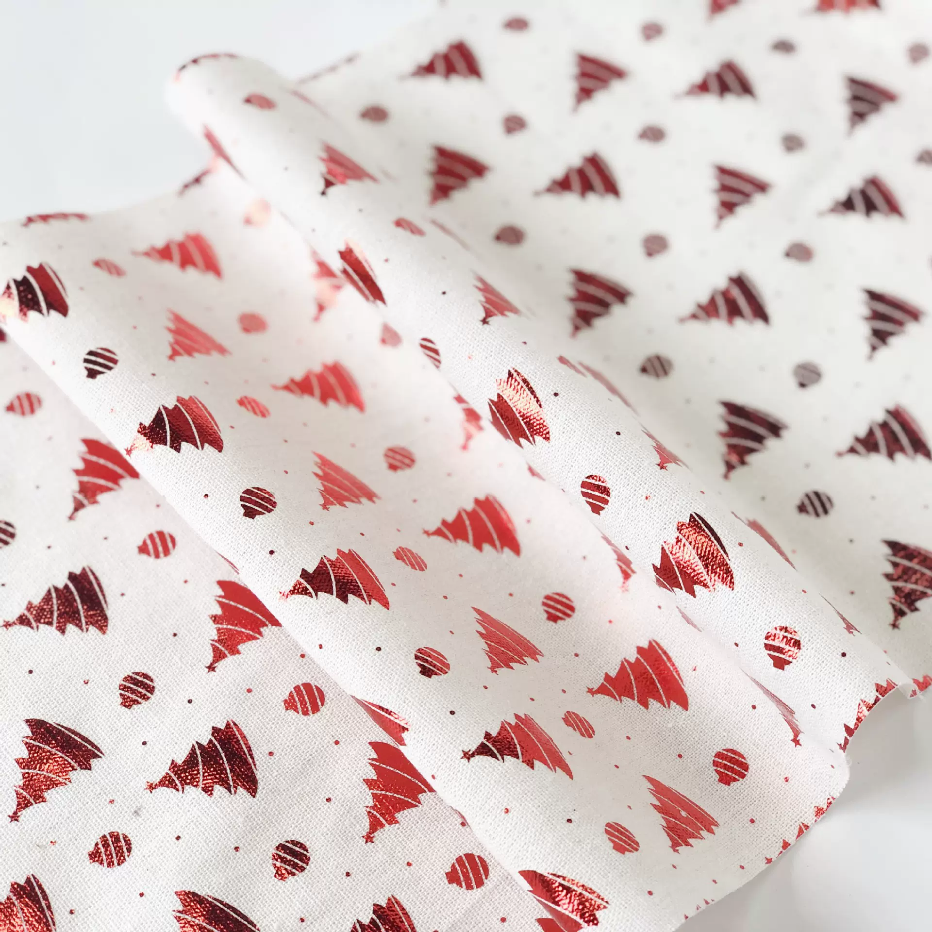 跨境圣诞发光桌旗 涤棉节庆装饰 茶几餐桌电视柜台布红色桌旗批发