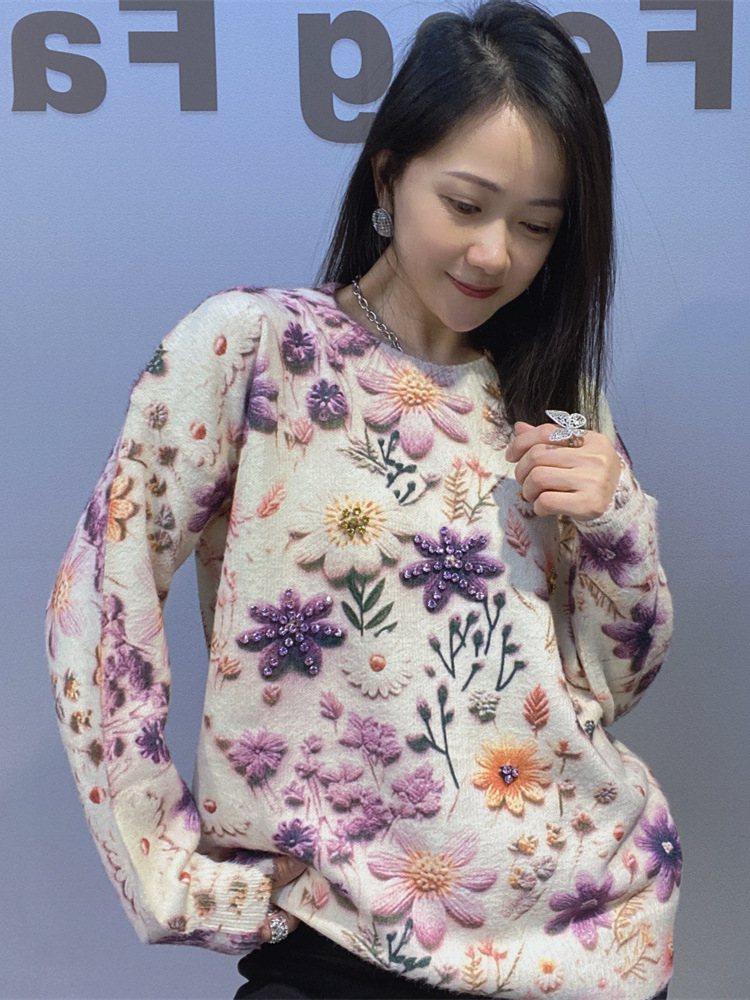 winter purple knitted sweater flower-shaped