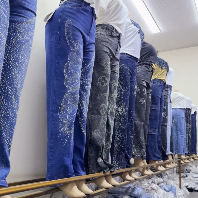 Ladies jeans new style women's rhinestone trendy pattern straight wide-leg jeans in stock wholesale cargo Ladies jeans new style women's rhinestone trendy pattern straight wide-leg jeans in stock wholesale cargo
