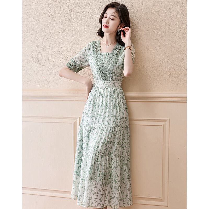 Vacation Dress with a Gentle and Luxurious Style, Celebrity Street Style, Flowing Long Dress, Fairy-Like Floral Chiffon Dress, Elegant Short Sleeves