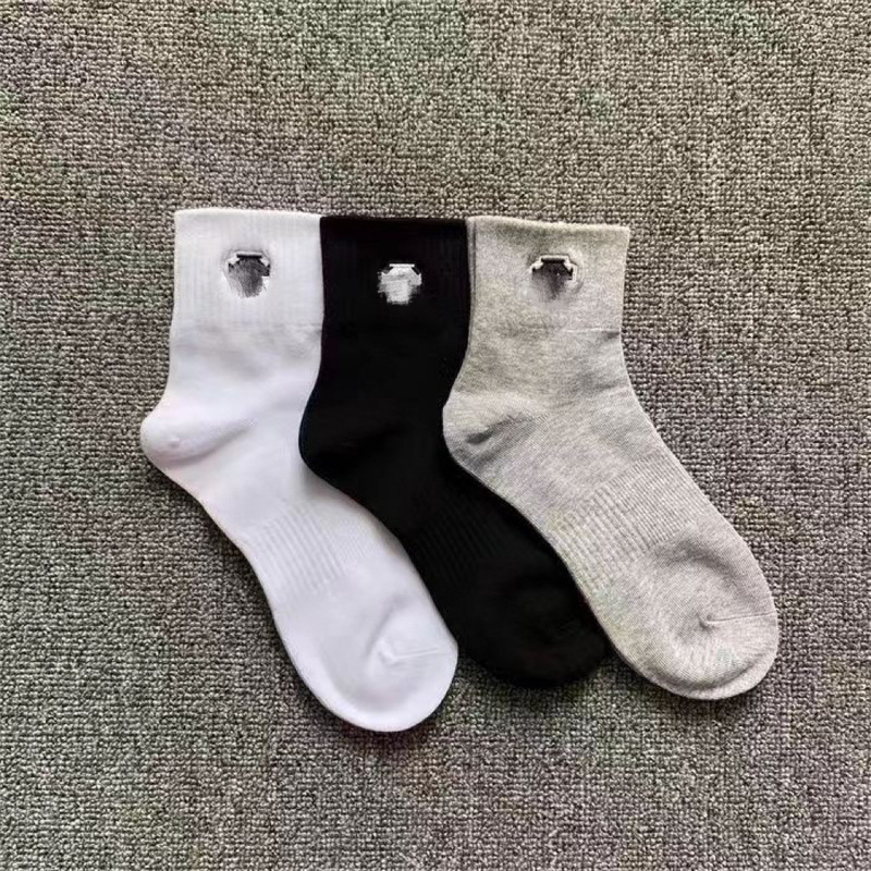 D Shit Special Four Seasons Hand-embroidered Men's and Women's Same-style Mid-low Tube Sports All-match Solid Color High-end Independent Packaging Socks