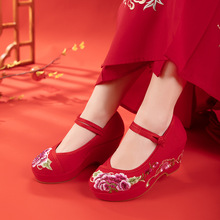 桃金娘复古民族风坡跟绣花布鞋单鞋女 8厘米高跟红色帆布女鞋