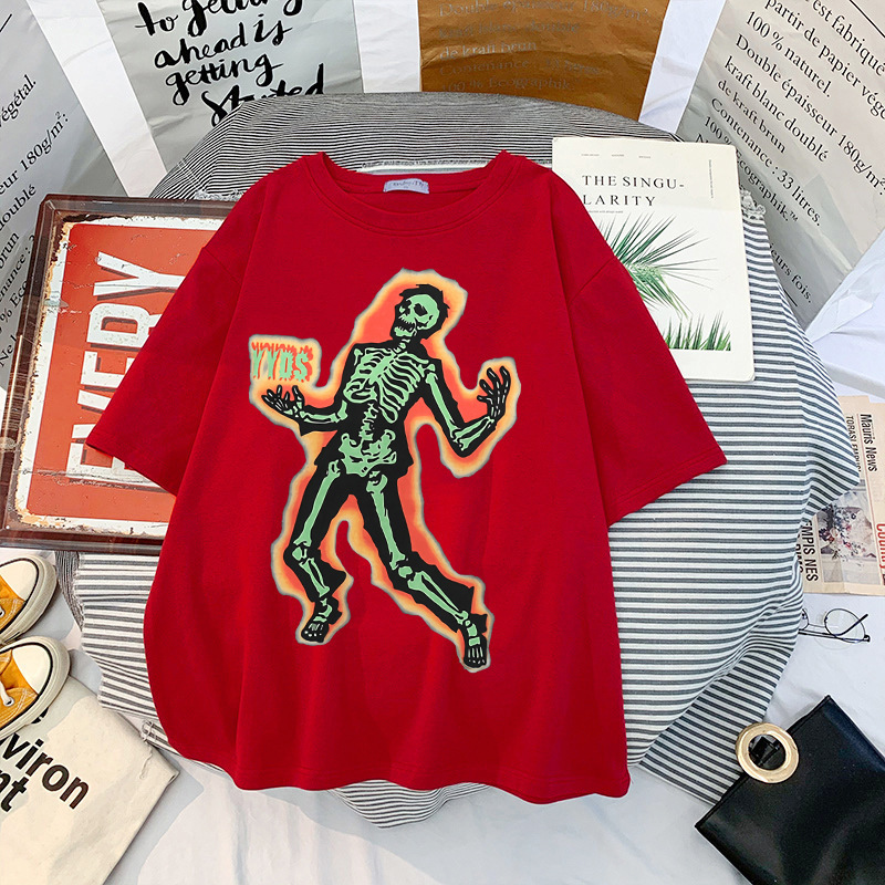 Camiseta gótica punk con calavera