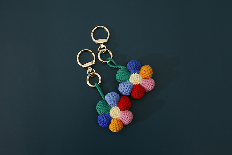 15g Weight 1 Piece Cartoon Flower Knit Women's Bag Pendant Keychain