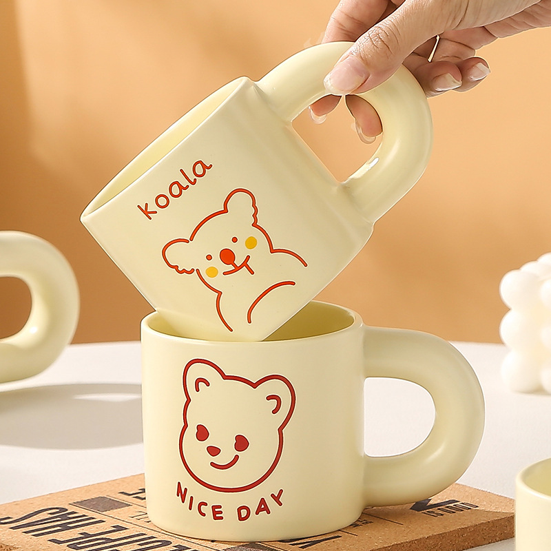 高颜値insアニメかわいいクリーム黄色ruanfuマグカップ米黄陶磁器カップ女子がコップを飲む|undefined