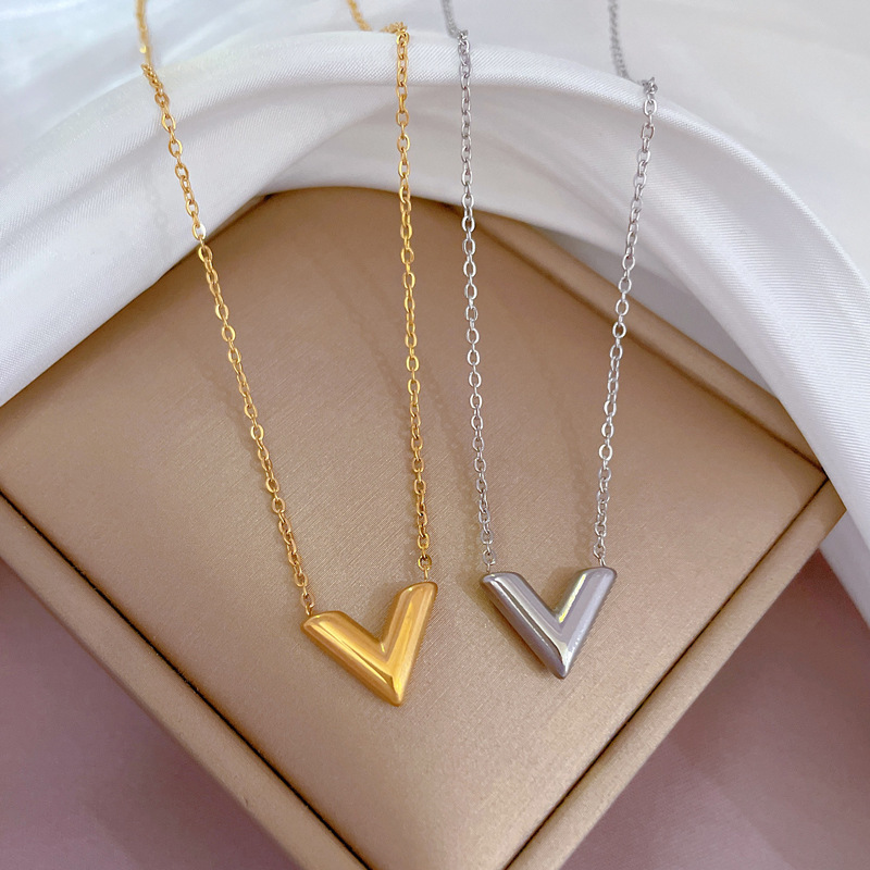 [full-body titanium steel] small V temperament furnace real gold necklace female lucky ins net red clavicle chain accessories