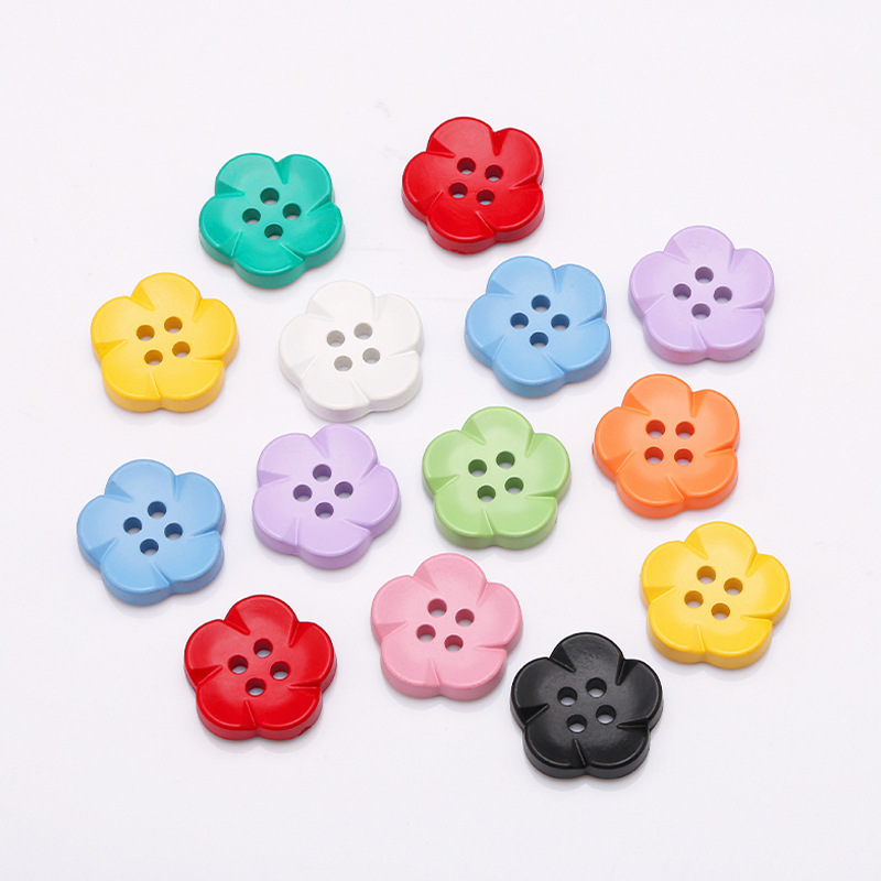 Color resin flower button baby clothes decoration children's shirt cardigan cute cartoon four eyes hand sewn button