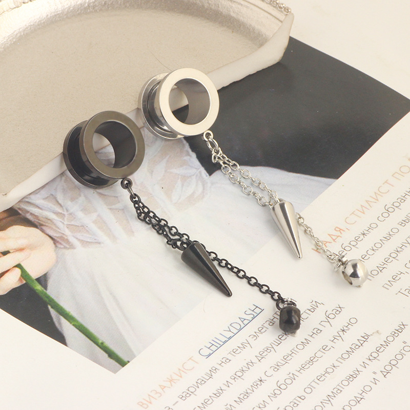 Pointed titanium steel lip stud product view