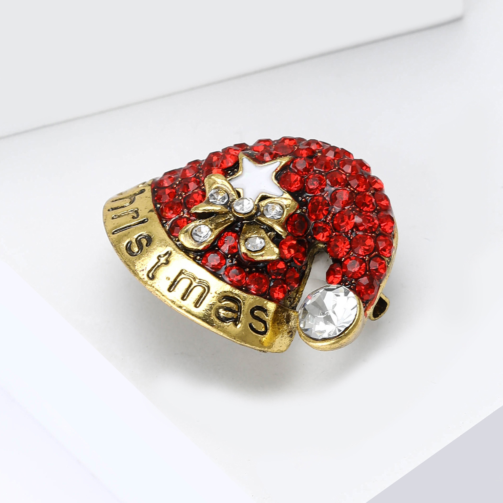 Bonito broche de sombrero de Navidad de diamantes de imitación de esmalte de aleación de moda juguetón y versátil para mujer, broche de joyería de ramillete