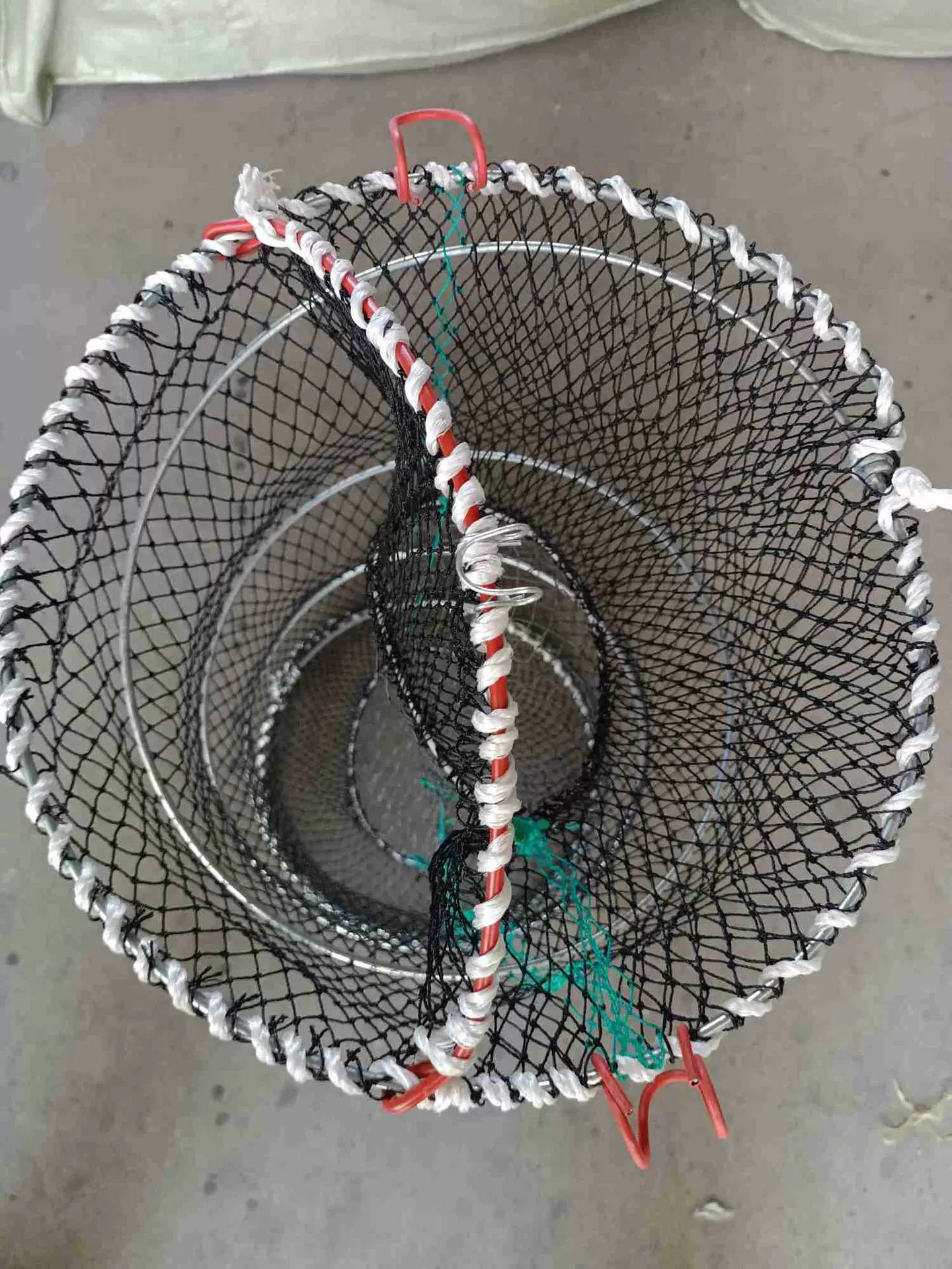 32x62出口型两孔开放式鱼笼螃蟹笼折叠笼弹簧笼鳗鱼笼厂家直销