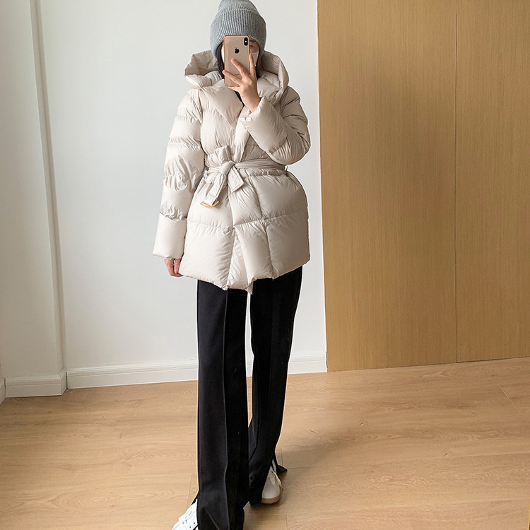 Waist-Slimming Down Jacket For Women, Hooded Short Style, 90% White Duck Down, Thickened, High-End Feel, Elegant Winter_voghion.com