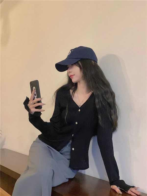 ピンクの韓国系の気質vネックのニットのカーディガンの女性の春の薄いタイプの外は大きいサイズの太っているmmのラッパの袖の小さい大衆の上着を掛けます。|undefined