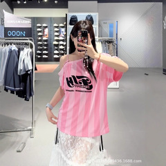 夏の新ファッション快適な半袖斜め襟オフショルダースポーツカジュアル半袖サッカートップ Tシャツ女性