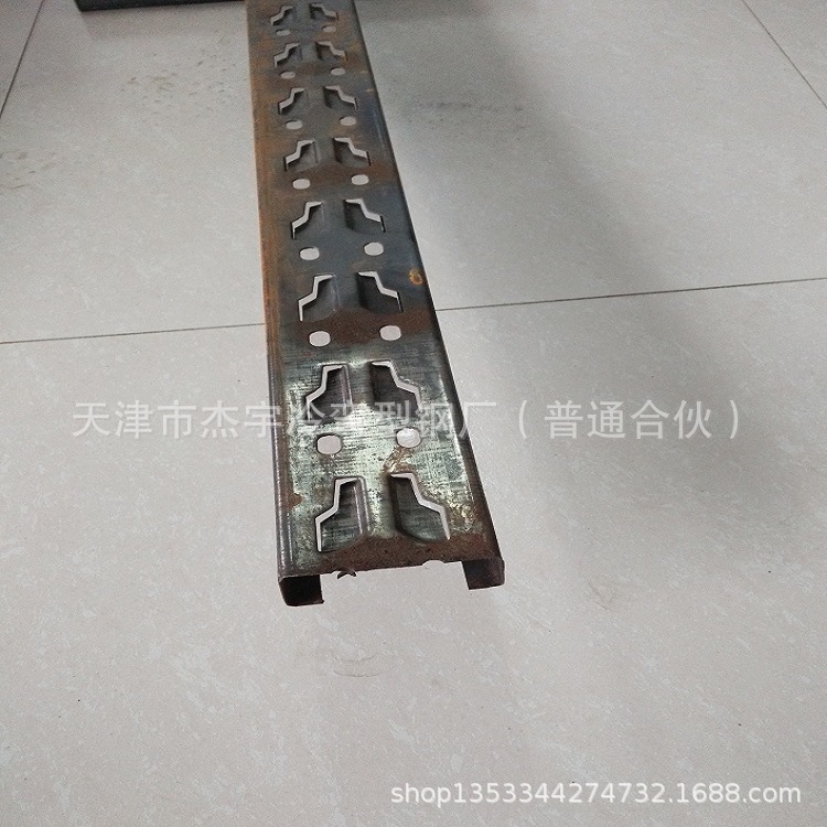 蝴蝶孔立柱及配套挂件75x35 50x25 货架C型立柱及配件冷弯c型钢