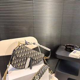 D家罗马肩带马鞍包斜挎单肩包工厂Bag factory