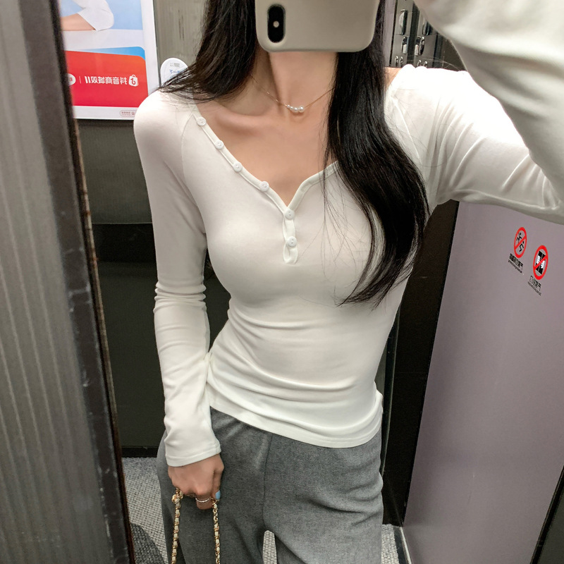 V-Neck Button Design Pure Desire Long-Sleeved Bottoming Shirt for Women Autumn and Winter Gray Slim Waist T-Shirt Age-Reducing Inner Top