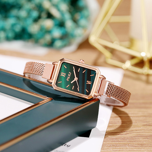 Live stream influencer sales retro style women's watch wholesale women's small square watch women's small green