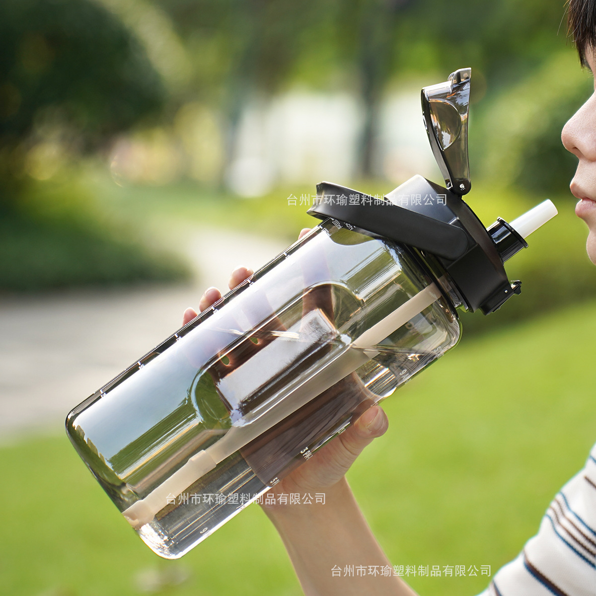 Nueva taza de plástico transparente de gran capacidad escala olla espacial deportiva olla portátil con paja taza de agua de plástico resistente a caídas
