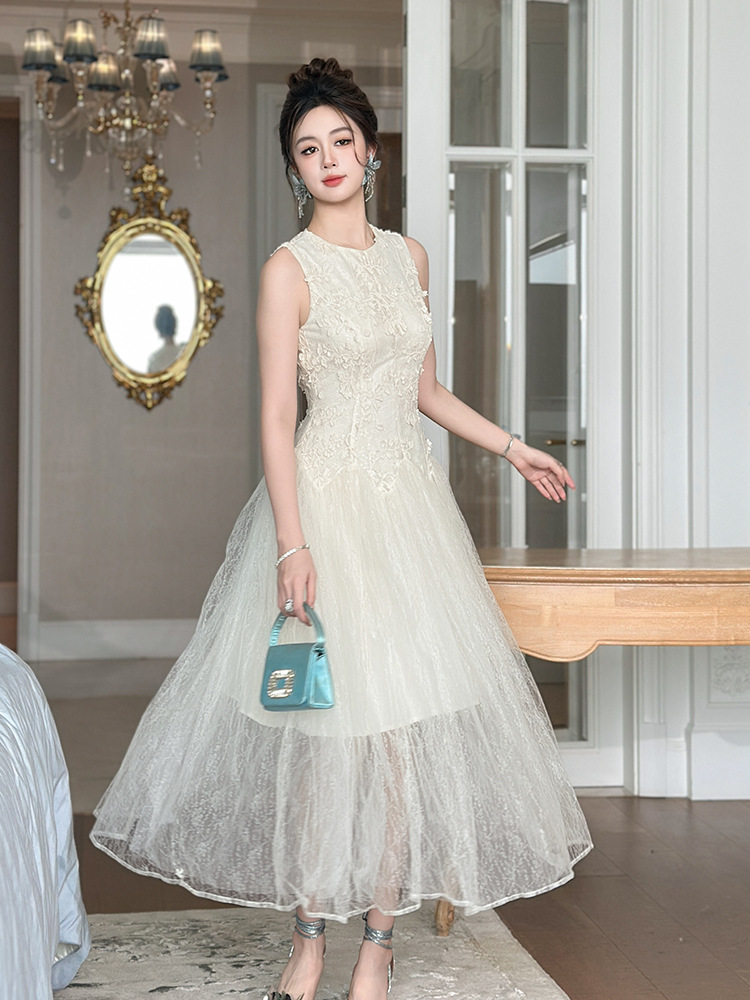 Váy cổ tích nữ cổ tròn thắt eo ren lưới không tay phong cách Pháp — mơ