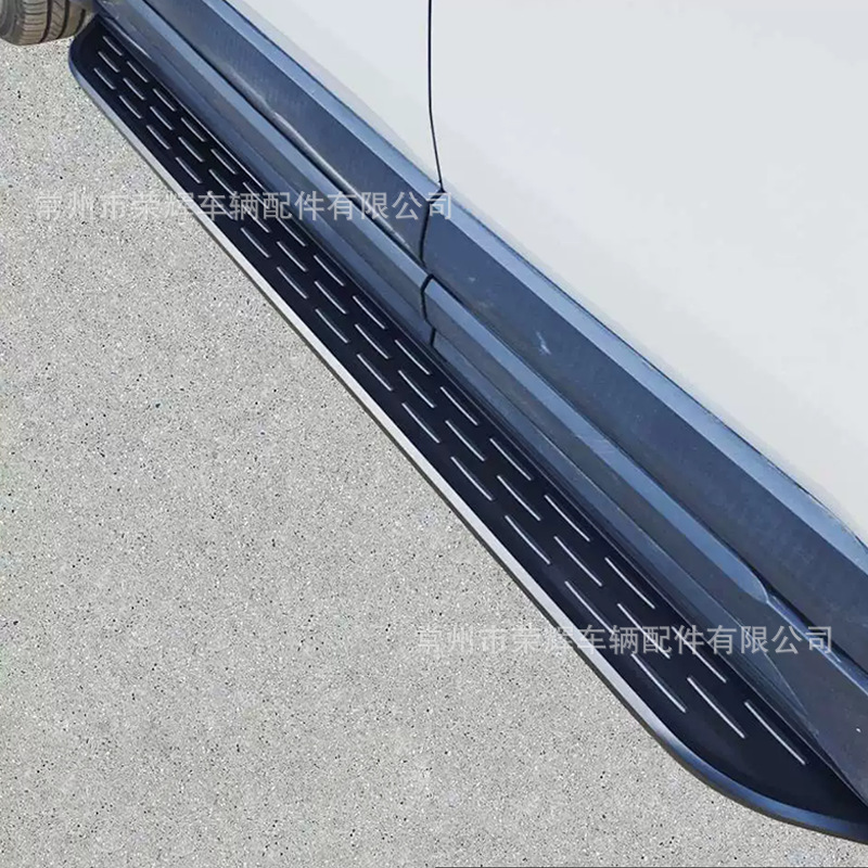 Suitable for BAIC BJ30 side steps, car exterior entry footboards, anti-collision and wear-resistant body protection accessories