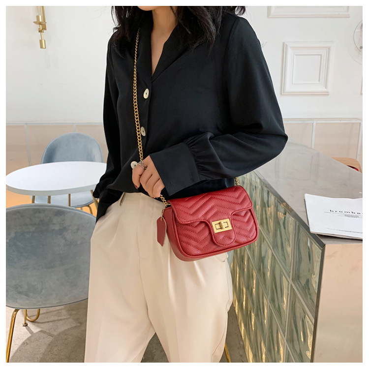 Textured small bags for women 2023 new bags Korean style fashion casual one-shoulder crossbody lock chain small square bag_voghion.com