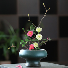 シンプルな日本式生け花円盤花道小原流花器禅意剣山中国式生け花器手作りレトロ植木鉢