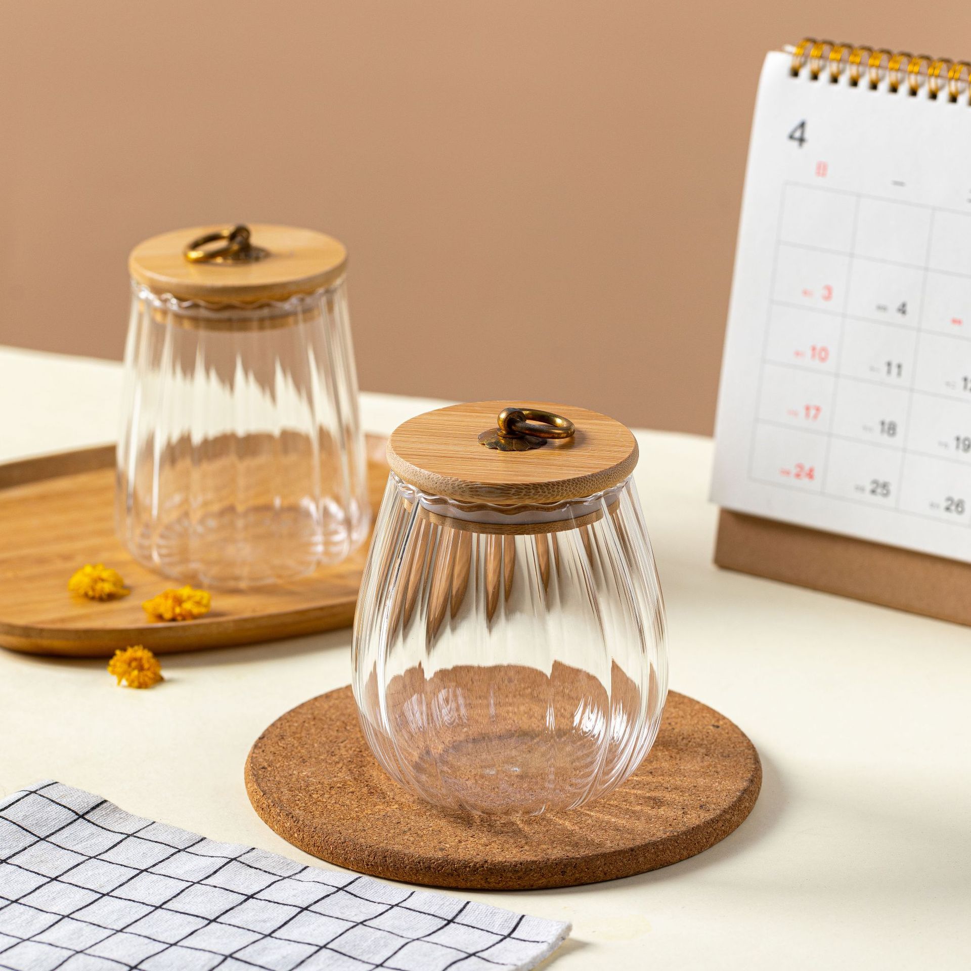 Japanese-style household sealed glass tea canisters Nordic-style snack storage and organization box flower tea sugar jar