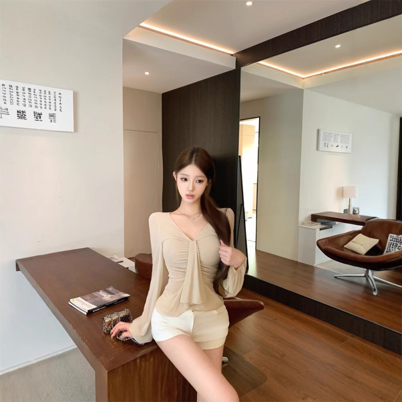2025秋季温柔风粉色V领长袖T恤女装修身收腰显瘦小众绝美气质上衣|undefined