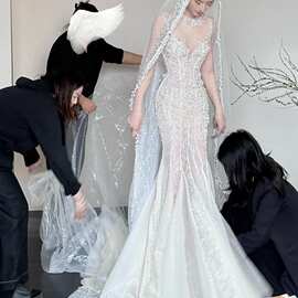 鱼尾主婚纱新娘2025新款复古订婚礼服迎宾出门纱重工质感氨纶